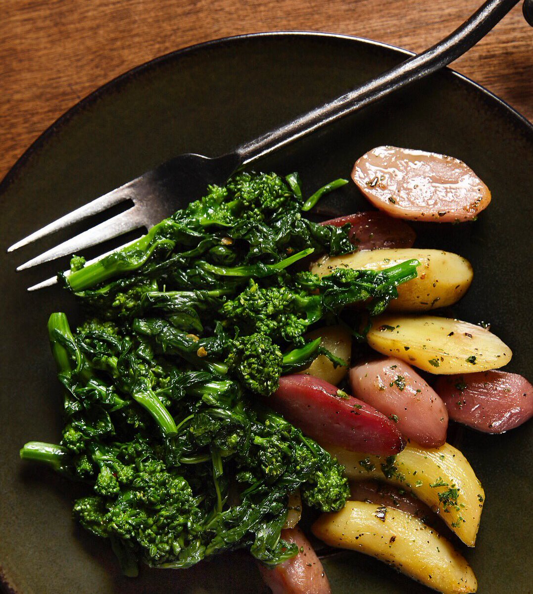 ViaVenetoSM's tweet photo. Even our sides are to die for, enjoy our pewee roasted potatoes with any dish. https://t.co/JHJzqKLXgl