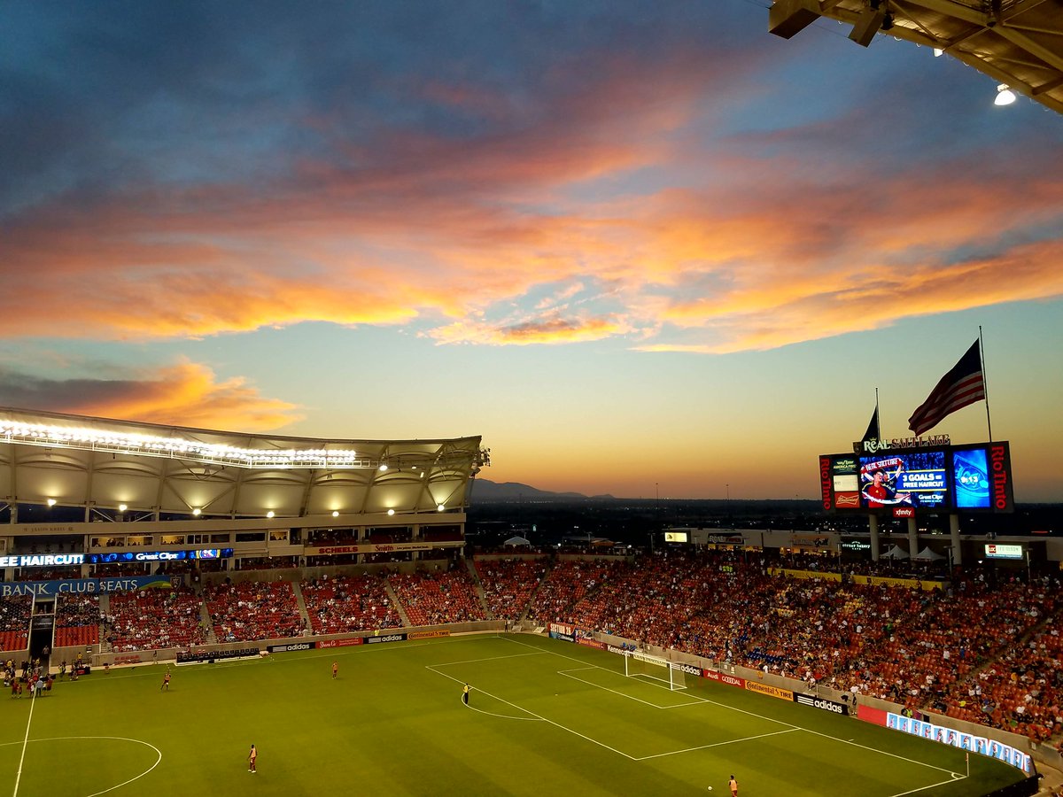 adambcarroll's tweet photo. No #mls soccer stadium is more beautiful than @RioTinto. No contest. Go @RealSaltLake! #RSLvSKC #RSL #sunsets #utwx https://t.co/XuCt4V7NHr