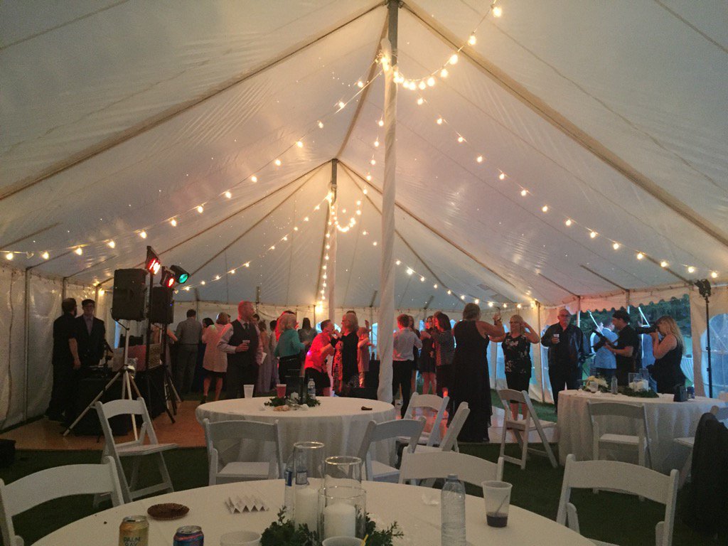 lhellyer's tweet photo. #hellyes2017 #MBWedding #Havinagoodtime https://t.co/bXzPLsCAYC