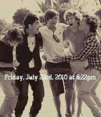 RevyEquilibrina's tweet photo. happy 7th anniversary ma boys!🌹✨
i know ma boys will comeback soon, and all of the directioners know it. #7YearsOfOneDirection
#directsolid https://t.co/1QWWMarblE