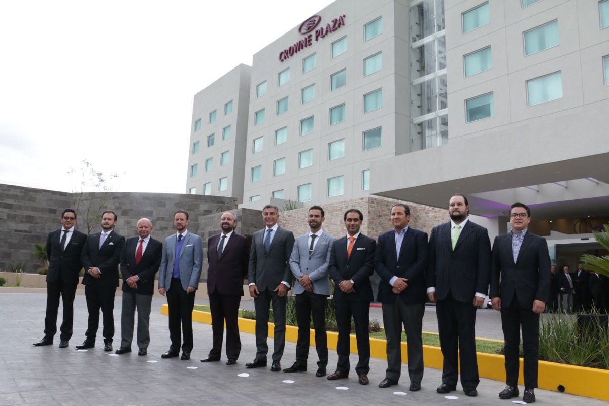 MichelChain's tweet photo. Muy emocionado de estar presente en la inauguración del hotel @CrownePlaza ¡Impresionantes instalaciones! https://t.co/jUlm8K6Q2o