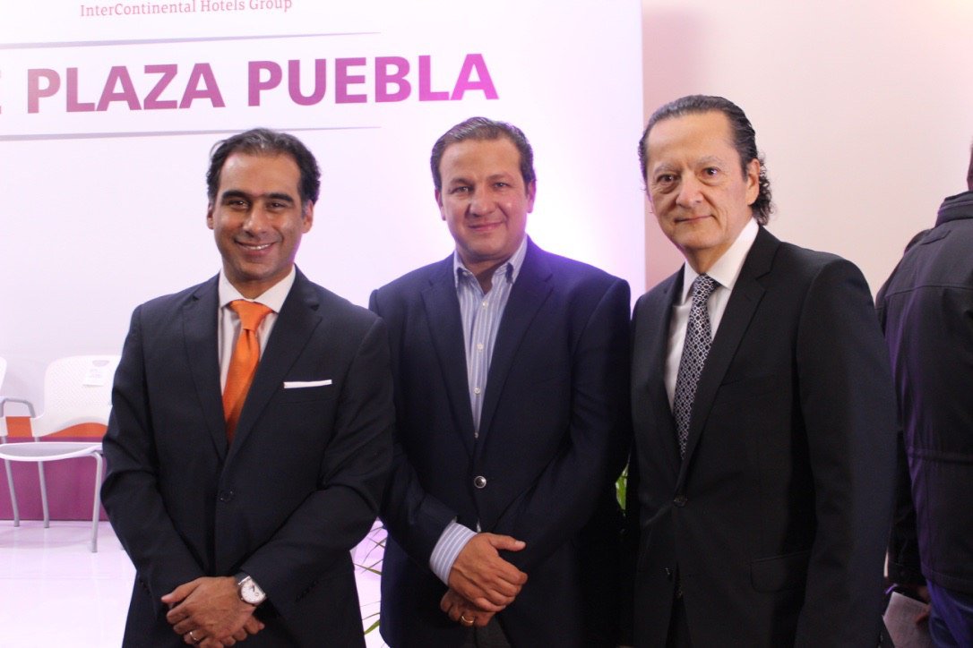 MichelChain's tweet photo. Muy emocionado de estar presente en la inauguración del hotel @CrownePlaza ¡Impresionantes instalaciones! https://t.co/jUlm8K6Q2o