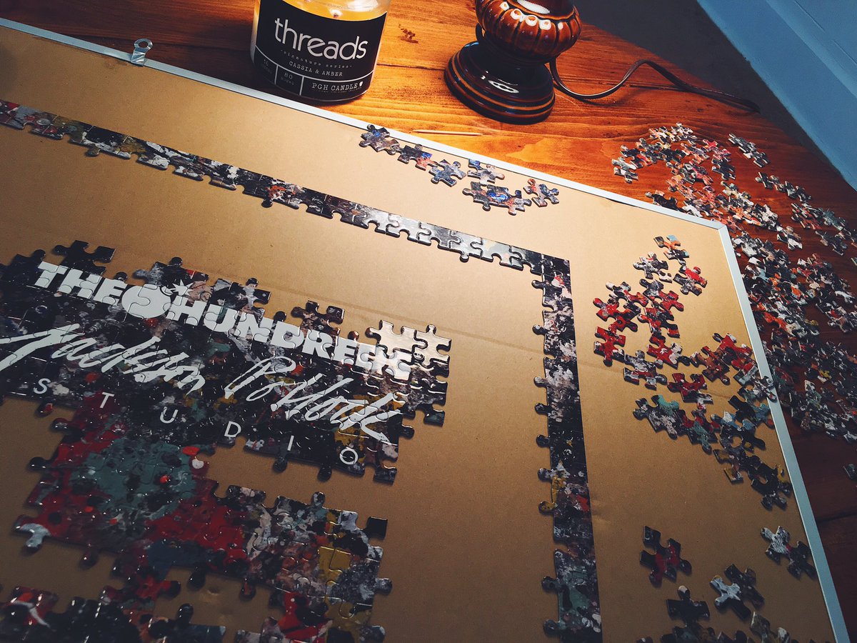 strawberrycuzz's tweet photo. Saturday Night 💣 @thehundreds
#threadsoncarson #jacksonpollock #thehundreds #puzzle #boutique https://t.co/Euza1QxVWl
