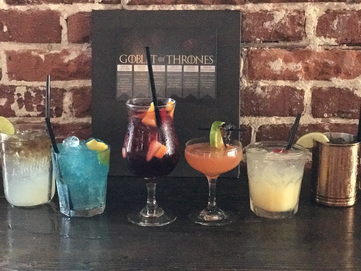 QuadAleHouse's tweet photo. Heres to our @emiliaclarke anyone not drinking is disrespecting our Queen @GameOfThrones Long may she Reign @Peter_Dinklage #GoTSDCC #GoTS7 https://t.co/u4vRItSJer
