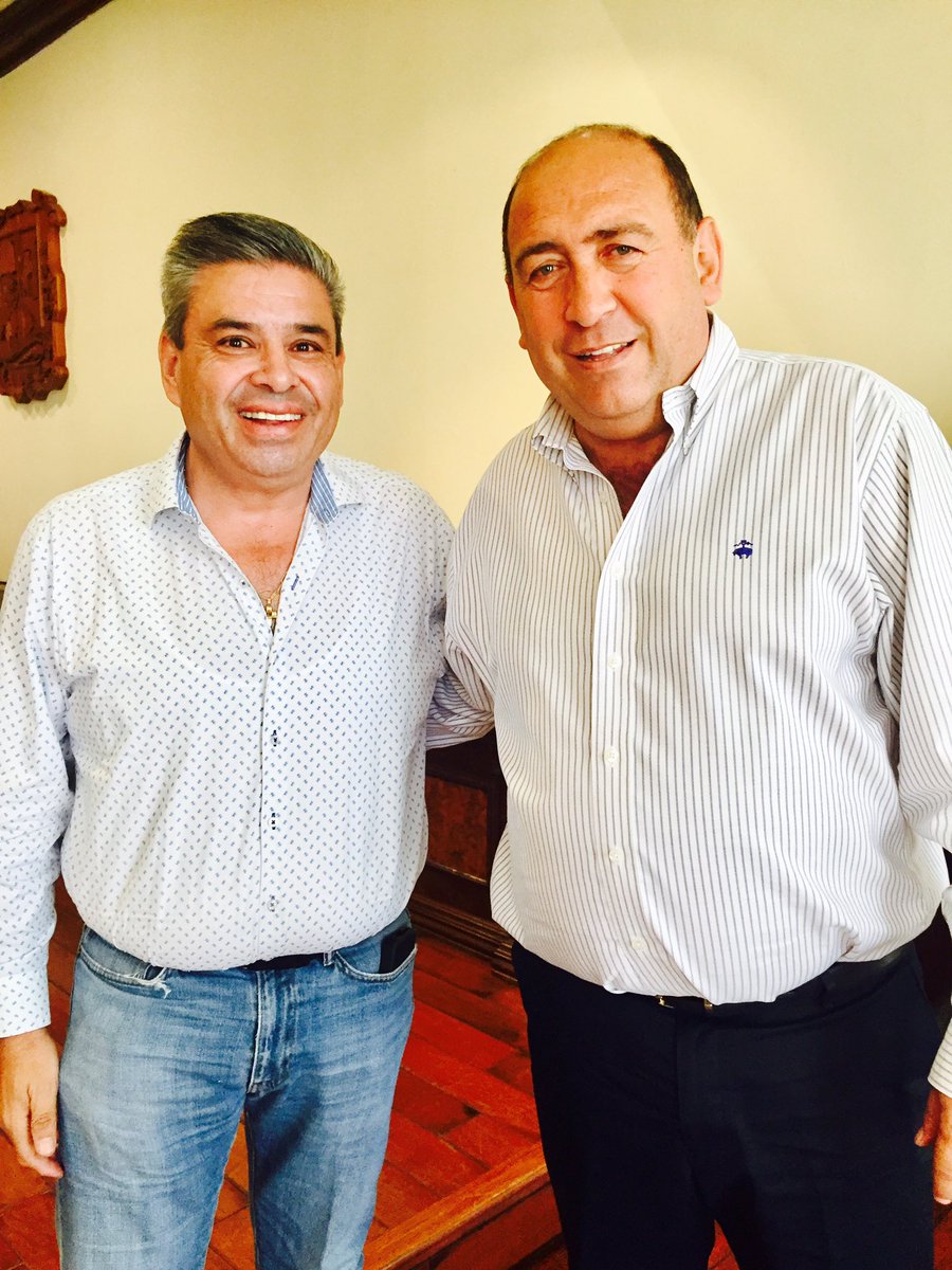 kentcontreras's tweet photo. Converse con @rubenmoreiravdz, Gobernador, @gobcoahuila, al término de reunión @FUUNDEC y #FUUNDEM "Unidos por nuestros Desaparecidos" https://t.co/EKHhepS0OK