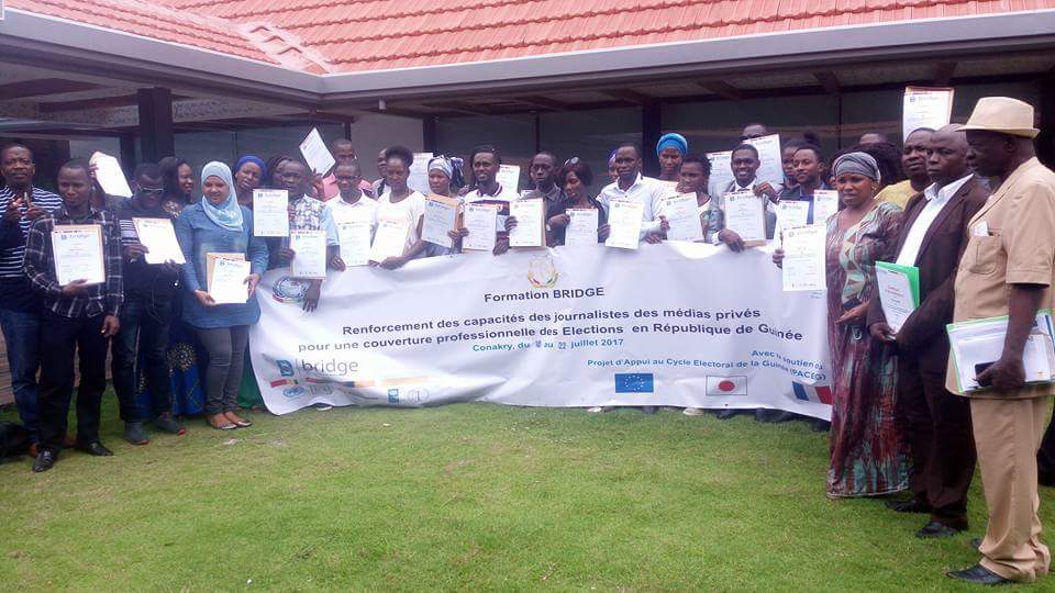 Fatiiche's tweet photo. Formation #Bridge des médias pr une couverture efficace et professionnelle des élections.#PACEG #PNUD #CENI #GUINEE @AfPeacebuilding @USIP https://t.co/tiuklffHcT