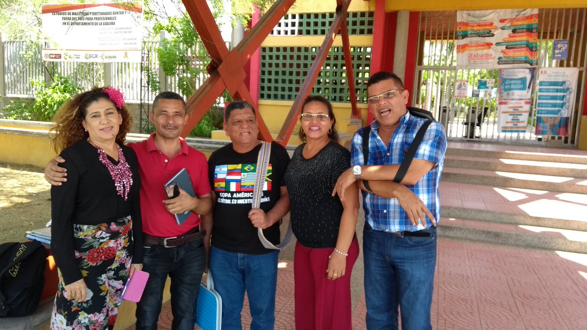 MaicaoalDia's tweet photo. Mis grandes compañeros y amigos: Nelcy, Luis, Armando, Carmen y Jorge Tarrifa. @AlejandroRutto @CarmenMatiasC @MaicaoEnLinea @MiMaicao https://t.co/IkCrdE4YAm