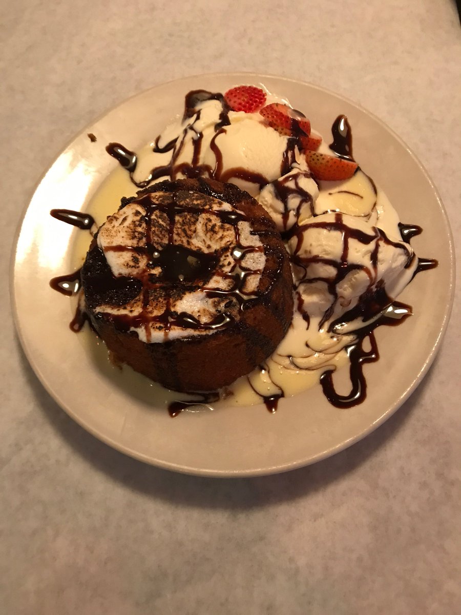 JDHoyts's tweet photo. TONIGHTS DINNER SPECIALS ARE IN!
#DontDroolAllOverYourPhone #JDHoyts https://t.co/SJanwqWS38