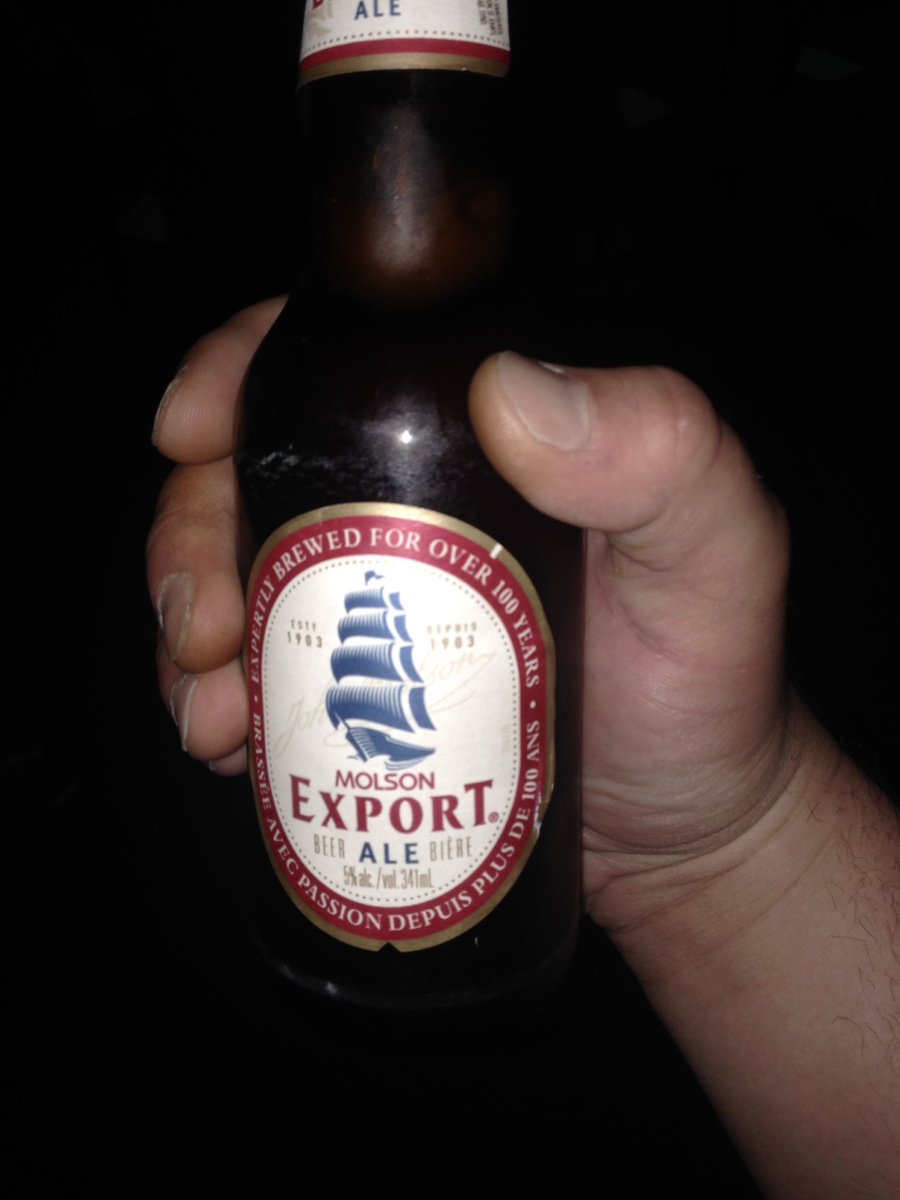 jay_eatz's tweet photo. #phonebeer #MolsonExport #OldSchool #ale https://t.co/AjO3NsCDAs