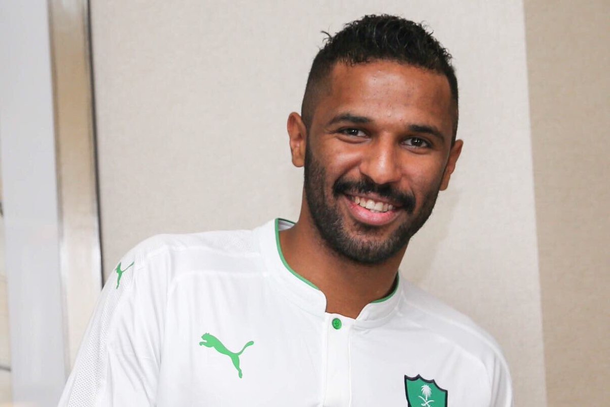 abms44's tweet photo. حارس فخم ... كل الانديه تمناه 
شرا الاهلي ... وحنا بعد شريناه 💚💚👌🏻#استقبال_العويس https://t.co/OQsqoKIsZ3