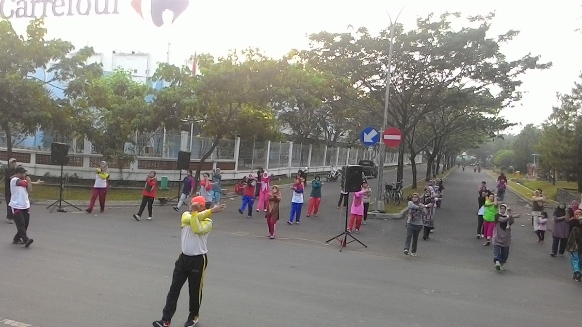 DpcMedansatria's tweet photo. Ayo senam nusantara lagi @CFDBekasi  @Kota_HI biar sehat dan bugar @Medansatria55 @syaikhu_ahmad @Rahmat_Effendi_ @RadioDakta @BangHK_ https://t.co/YSy316sTEw