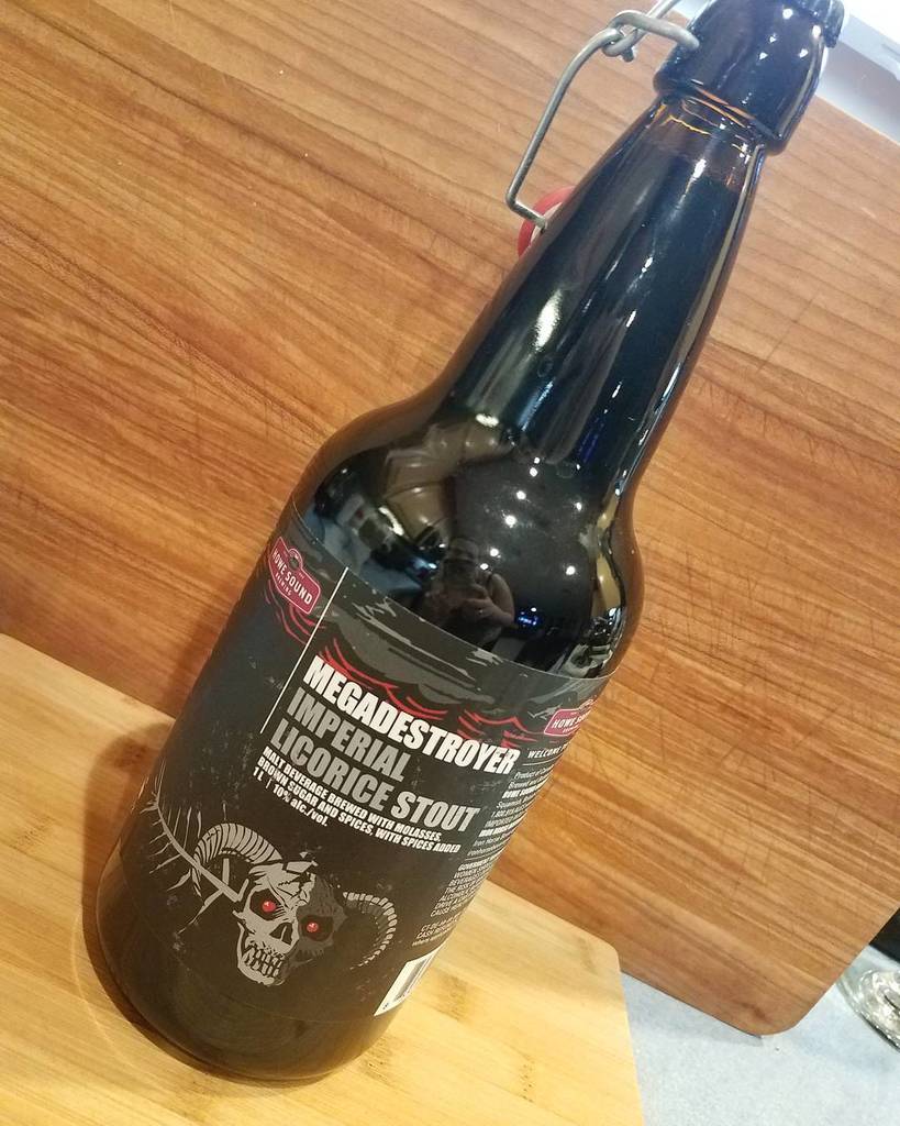 InkedWellnessmo's tweet photo. Enjoying @howesoundbrewing Licorice Stout 10% alc #howesoundbrewing #beers #beerpics #instabeer #beer #craftbeer #… https://t.co/O7Ll3K8ZRR https://t.co/JDGS2l0PGZ