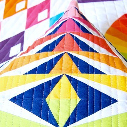 Riley_Blake's tweet photo. All the bright angles. 

See more &amp; get the patterns from @SassafrasLane  here: https://t.co/5sN2bREW6L https://t.co/Io9j4nx0Nr