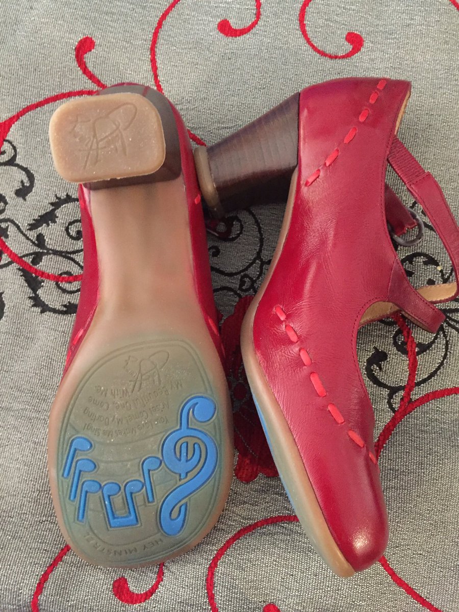 NightAngel35's tweet photo. Got these beauties @Fluevog in Quebec! #newbie in #NewBrunswick #love #needmore #wherehaveyoubeenallmylife! 💕 https://t.co/LNqkSqhz24