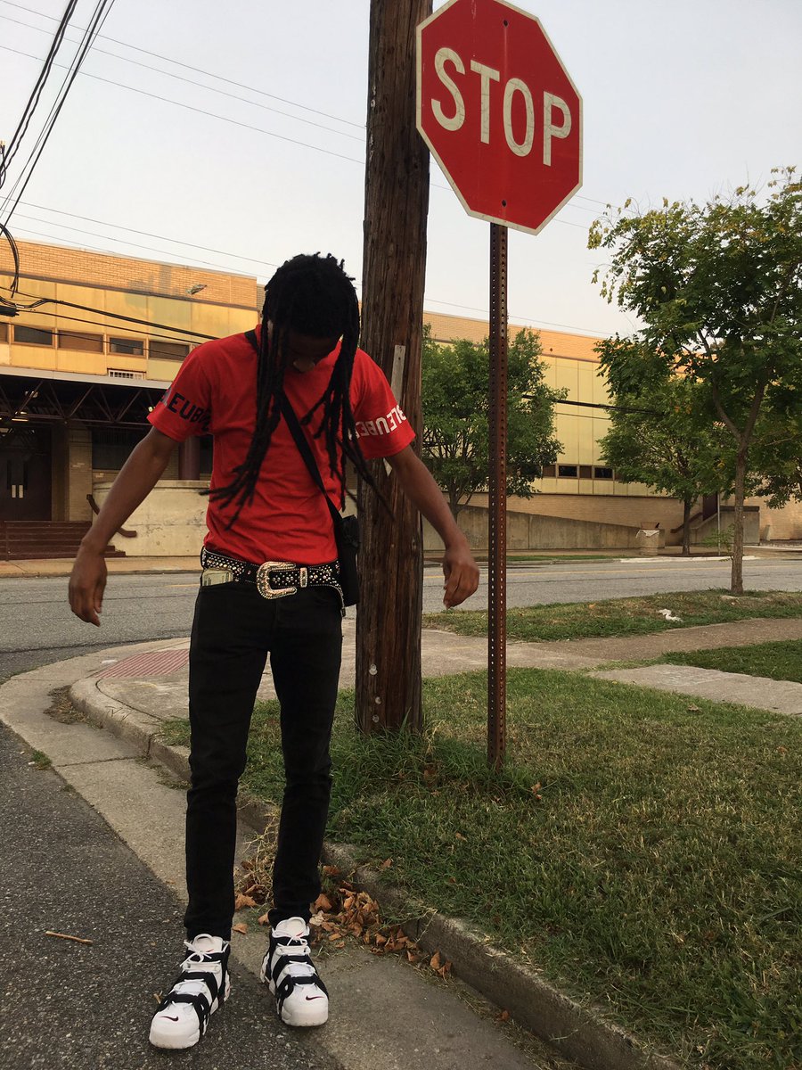 YXNGN380's tweet photo. WAKE UP AND I THROW THIS SHIT ON π― #bleubeing https://t.co/gRTwLb0i2P