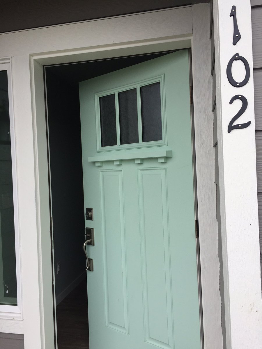 Sandyshellvacay's tweet photo. We'll be heading down this week to get this bad boy furnished and ready for guests!
#vacationrentalbyowner #longbwachwa #funbeach https://t.co/GdPKJqXKTI
