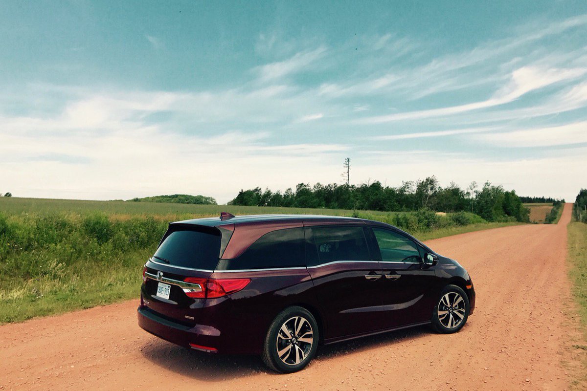 AE_Financial's tweet photo. 2018 Honda Odyssey Elite Review: You Get a Lot of Minivan for $48,000 https://t.co/oyLgS1booY https://t.co/Hh0WxXmwx3