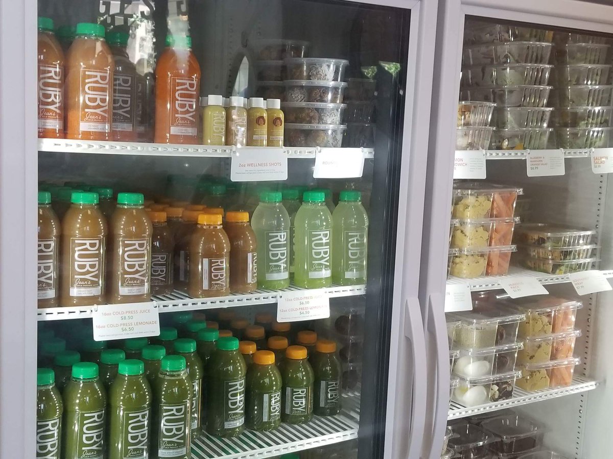 doveinspires's tweet photo. @RubyJeansJuice you are growing and creating a healthy community. #drinkincolor https://t.co/D3ROPFeAE2