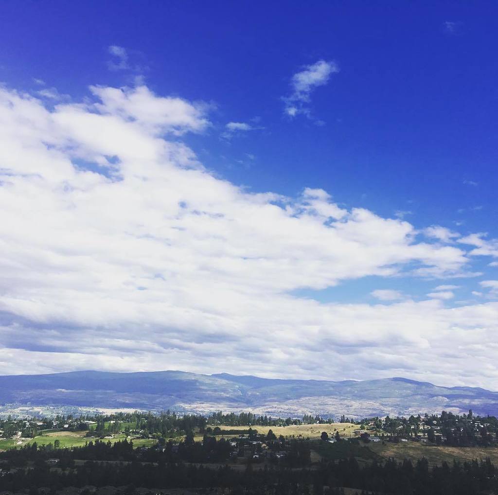 We're here! Kelowna we missed you! Show tonight at <a href="/fernandospub/">Fernando's Pub</a>. Getting going 'round 9. 🍷🍷