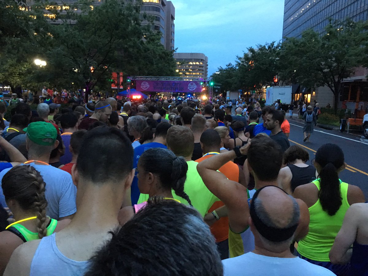 JoeandSonia's tweet photo. 3 minutes until the start of the @RunPacers #Twilighter5k. #PacersAlexandria is hoping to take home a trophy in the #RCThrowdown https://t.co/vYmXQecGoW