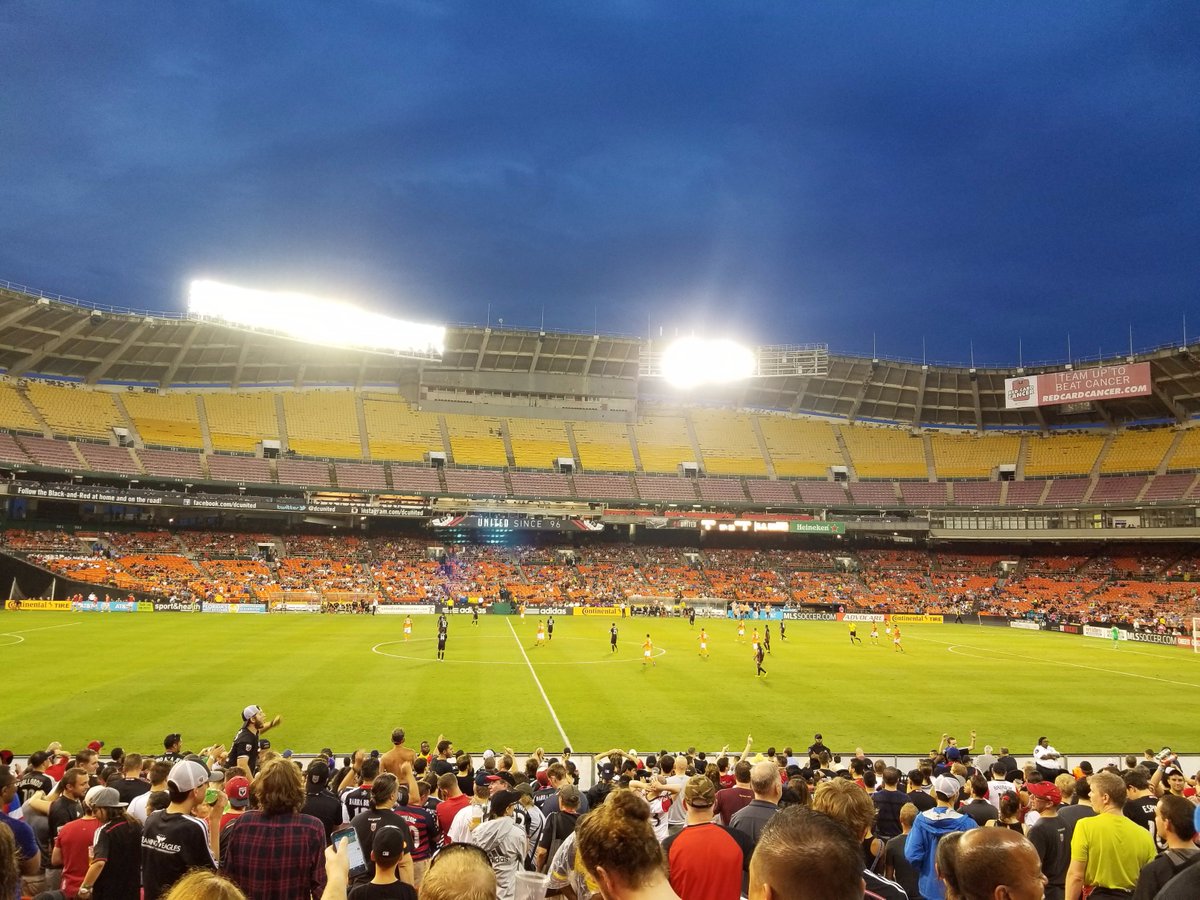 SharetheWinks's tweet photo. Rain can't stop us! @dcunited https://t.co/a6vK41IpV0