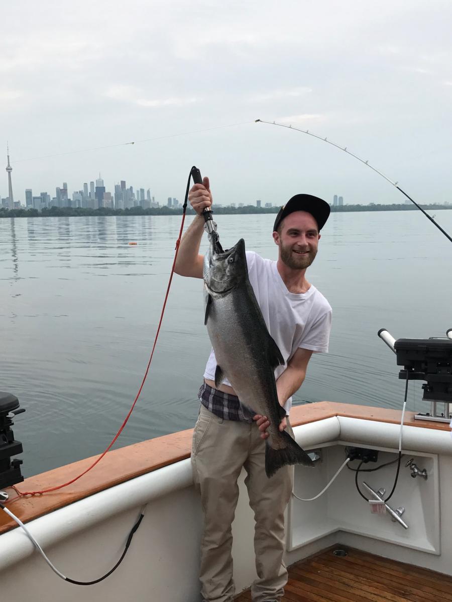 Fishin_Ontario's tweet photo. Out in a charter today. #salmon #unreelcharters https://t.co/S9bhjy3EQs