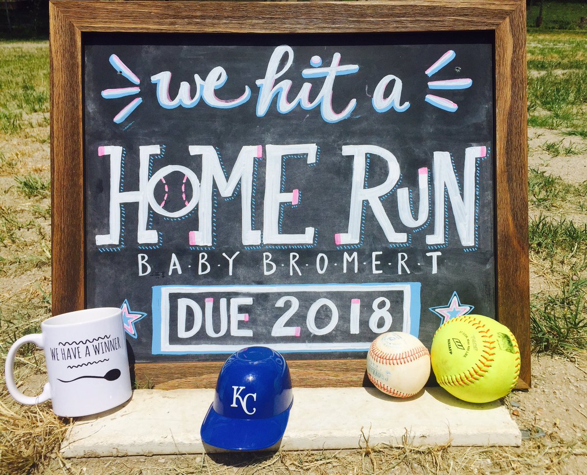 RtaylorATC's tweet photo. Nick and I are looking forward to our future draft pick. #JanuaryBaby #15weekstoday #BaseballsorSoftballs #RaisedRoyal https://t.co/ipT2898CLA
