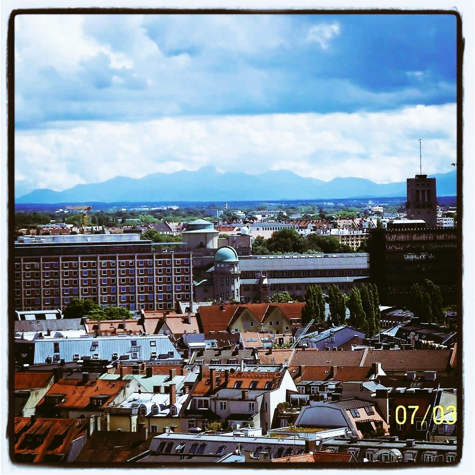 BeerbowerR's tweet photo. Another pic of the Alps Mountains in the background. #alps #mountains #munich #germany #zoomview #scenicview https://t.co/KyHHWdfrsd