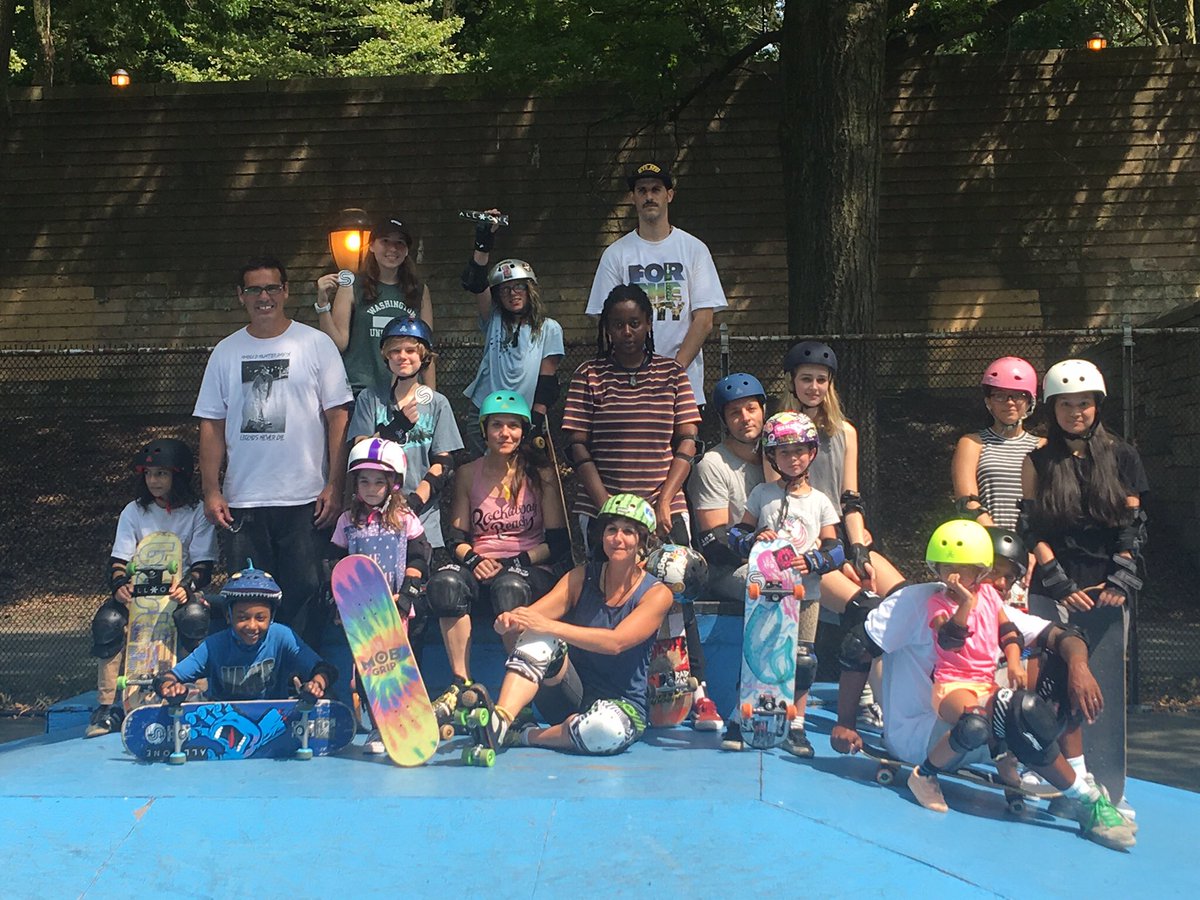 GirlsRidersOrg's tweet photo. Loads of fun today at Riverside Skatepark!! @SummerOnHudson https://t.co/lPfv4irUEW