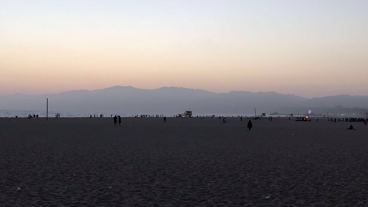jonnysok's tweet photo. Venice beach smells like Willie Nelsons 4th of July picnic https://t.co/G6azeVIDu0