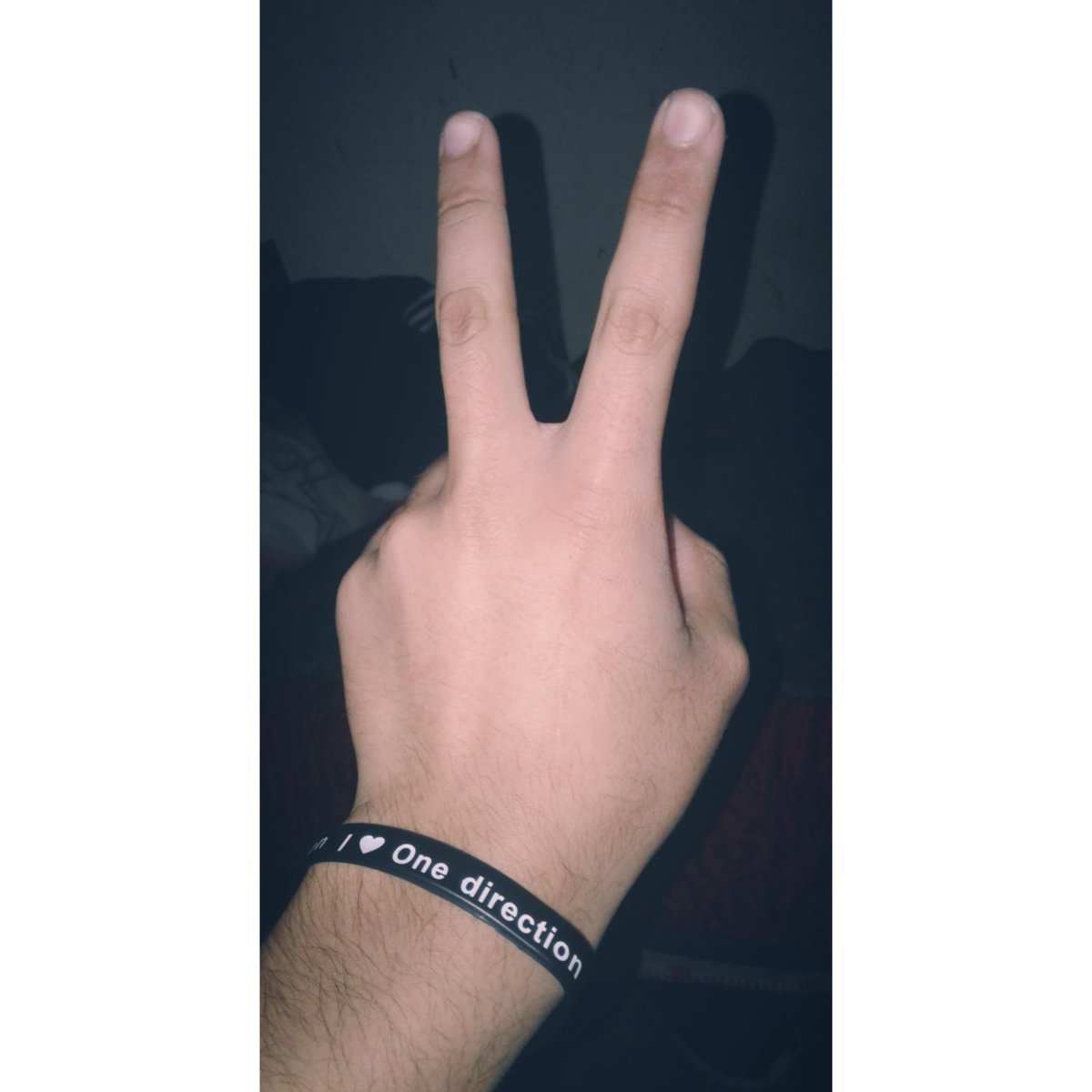 milocoronel's tweet photo. One Direction siempre es y será la mejor banda del mundo nunca me voy a repentir de #SerDirection✋
#7YearsOfOneDirection #ILoveOneDirection❤ https://t.co/C4AvmNZUcD