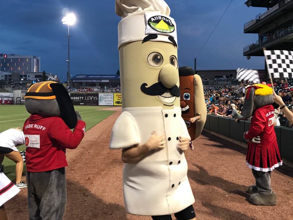 YESTheChef's tweet photo. Just one win away from catching @BaronsTopDog for the overall lead in the @AllSouthApp #FastFoodRace! https://t.co/avktpsclh2