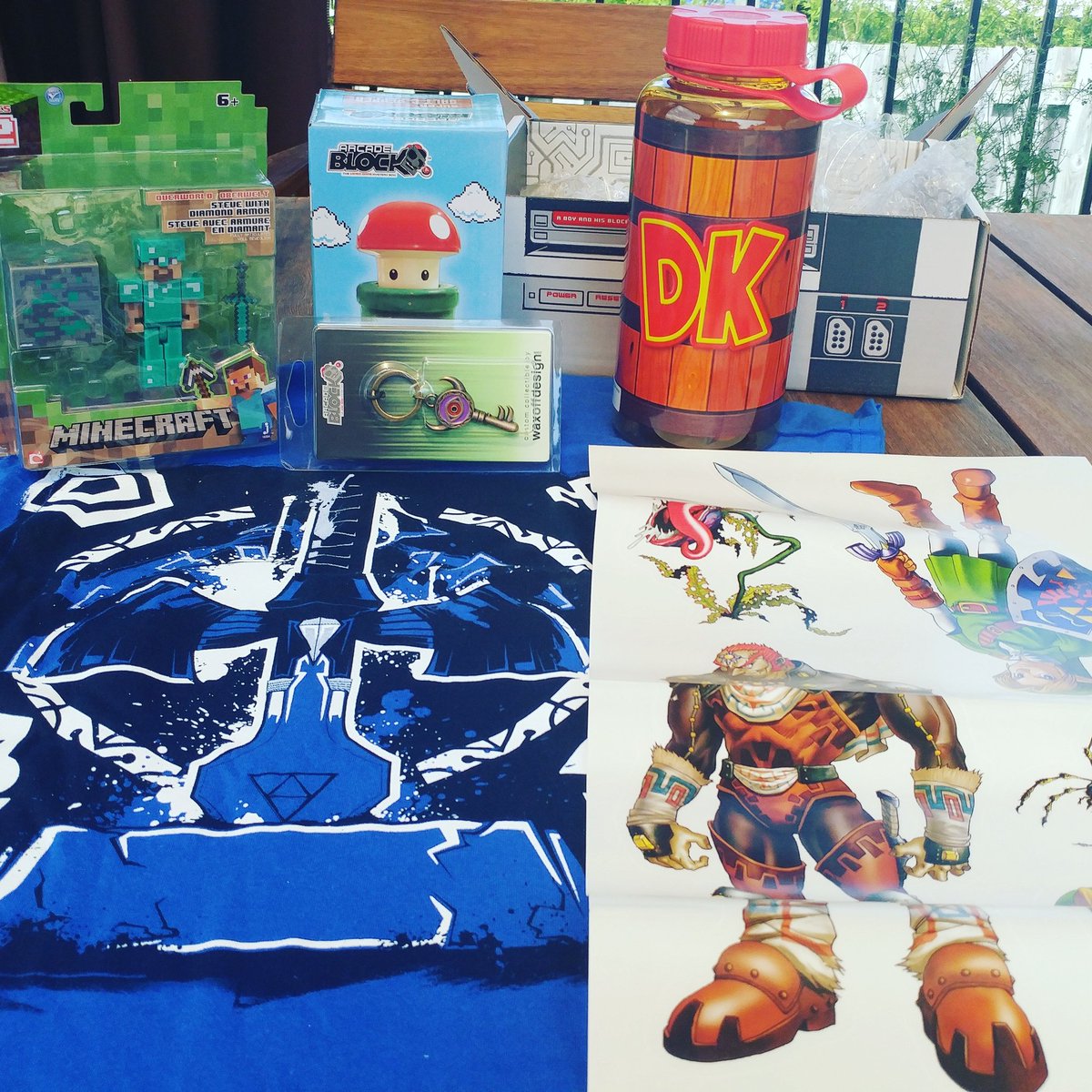 cindypixels's tweet photo. Enfin!!! Arcade Block de juin ๐ https://t.co/pfWkbFA88o #nintendo #arcadeblock #thelegendofzelda #dk #minecraft #mario #gaming #gamergirl https://t.co/KHUJGncG3P