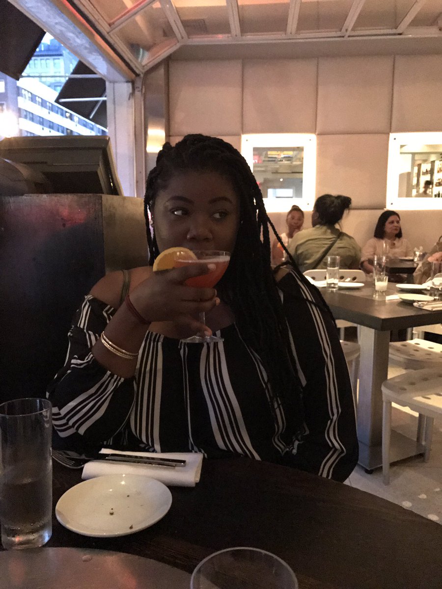 CourtneyLizR's tweet photo. My hand looks soooo weird. 😂🍸 https://t.co/f67zXVWlGK