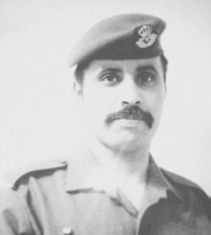 أحيان ودك تشوف .. بلاد منكوبه 
ولا تشوف السنافي حالته حاله :)
 #كلنا_معارك_ابوتايه