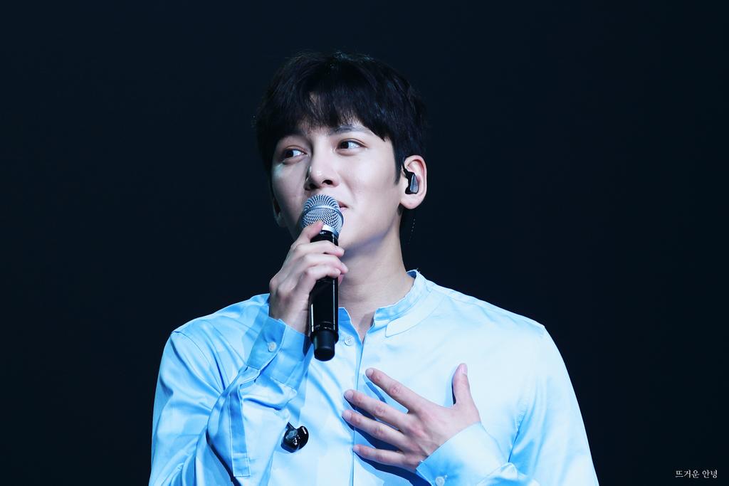 jichangwook_id's tweet photo. [PHOTO] 170722 Jiscovery History Concert at Olympic Park #2
1st show (2 PM KST)

©onpict
#jichangwook #jiscovery https://t.co/vWe1yOoKUL