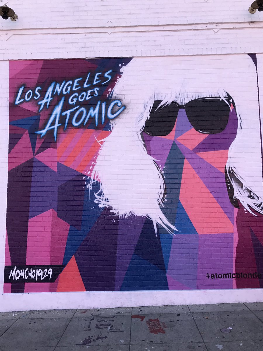MatteoGentile14's tweet photo. Colors, sun, art ... cruising around LA #colorsplash #life #onlyinla #lifeisbeautiful #streetart #lovela https://t.co/I0M7ixpIdj