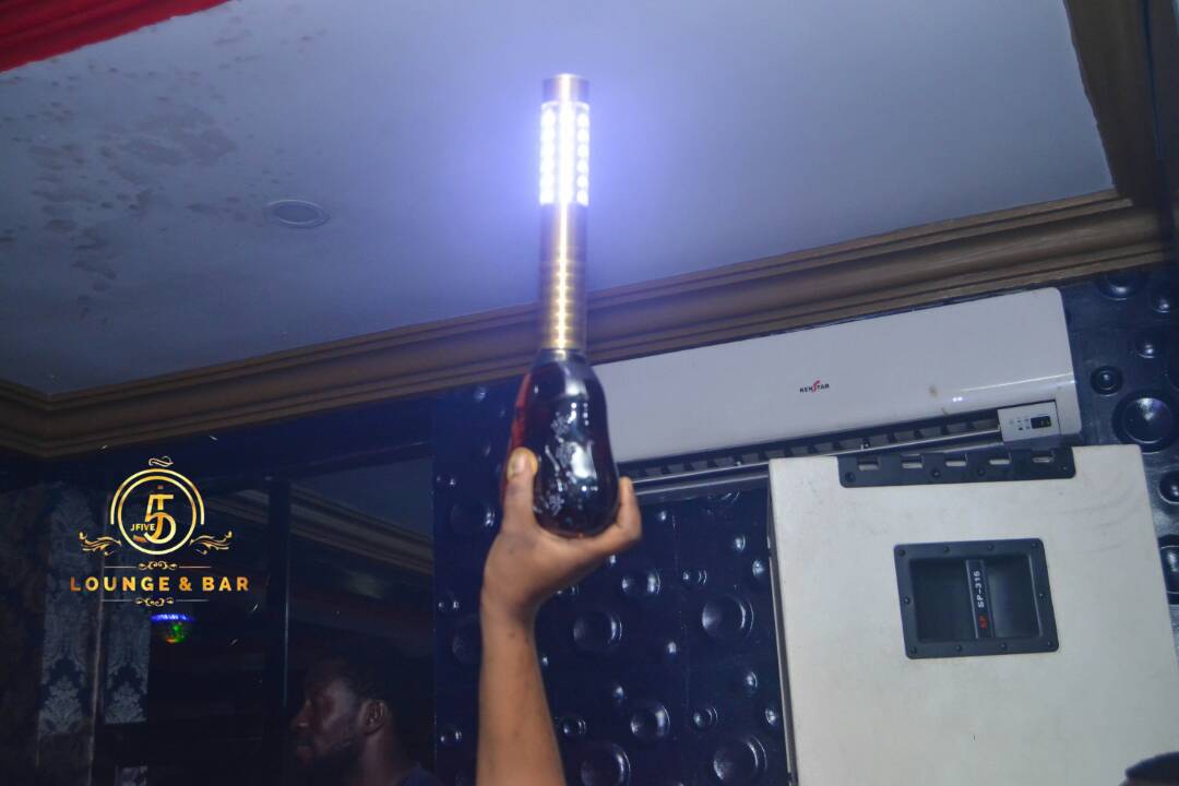 j5loungeandbars's tweet photo. Whaaaat dah Phurkkkk 
😎😎😎😎😎😉😉😉😉😉😉 

#j5lounge #lagostrendzone #greatavano #nairareviewtv https://t.co/5JTx022o6L