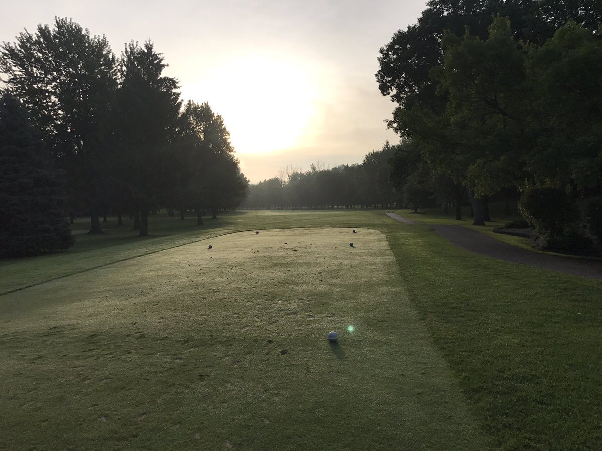 pathwayschiro's tweet photo. When in Rome....see the colosseum; when in Boji, play the best course around. #emeraldhills #sunrise #teeboxes https://t.co/tWiOO7lajN