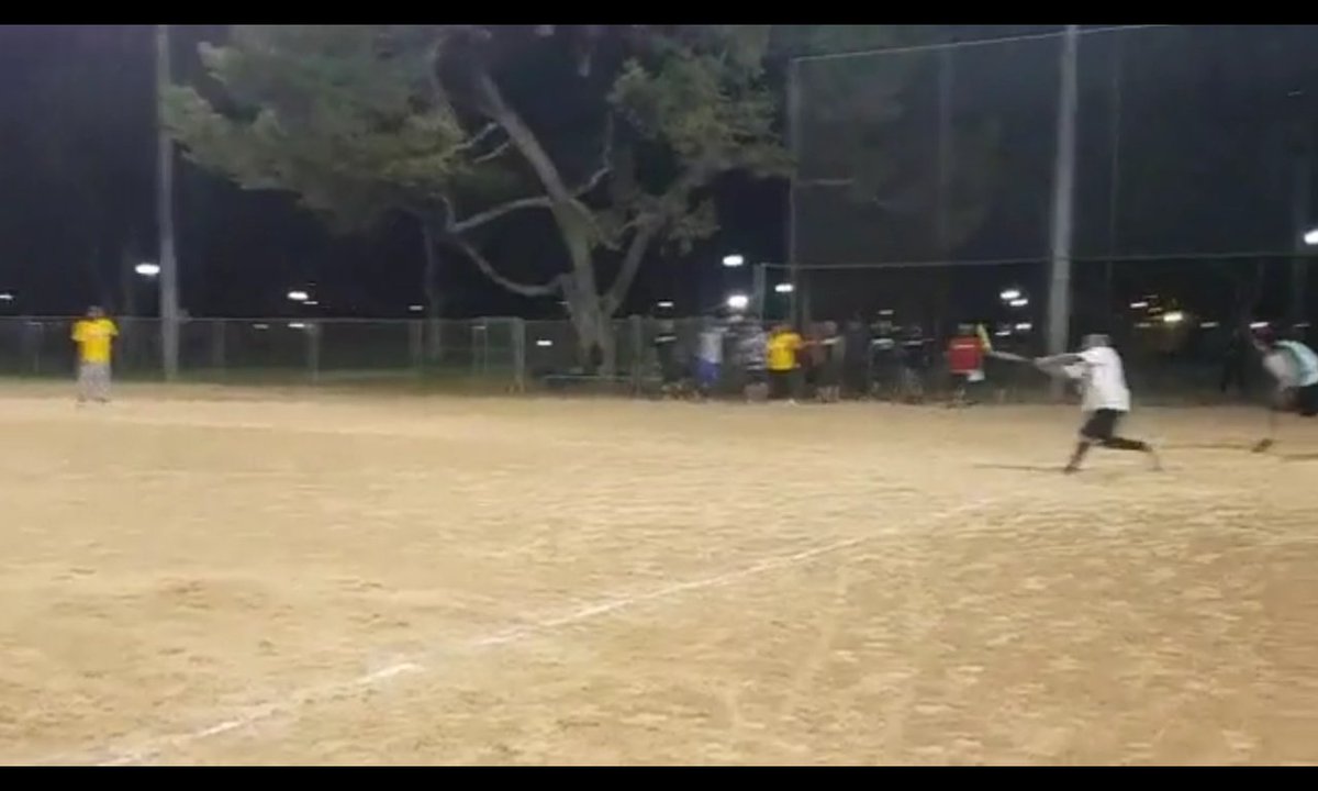 30ozMitch's tweet photo. The ball flys at night #Slowpitch #EastonSlowpitch https://t.co/2jI3NnC7RZ