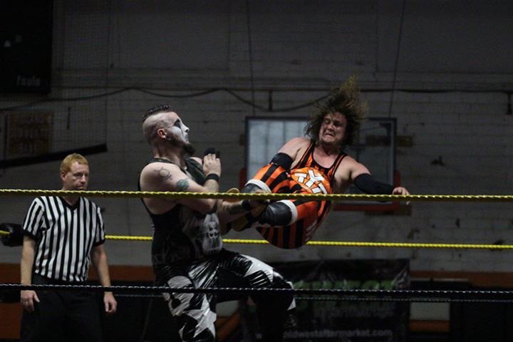 breezesports's tweet photo. South Fork High hosted a Wrestle For The Cure event tonight that featured professional style wrestling. All proceeds went to St. Jude's. https://t.co/qHQesLYtv8