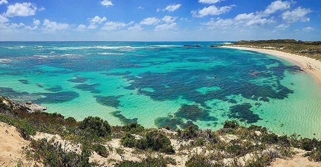 The beautiful colours of the #IndianOcean from #RottnestIsland! Image: @thefarway