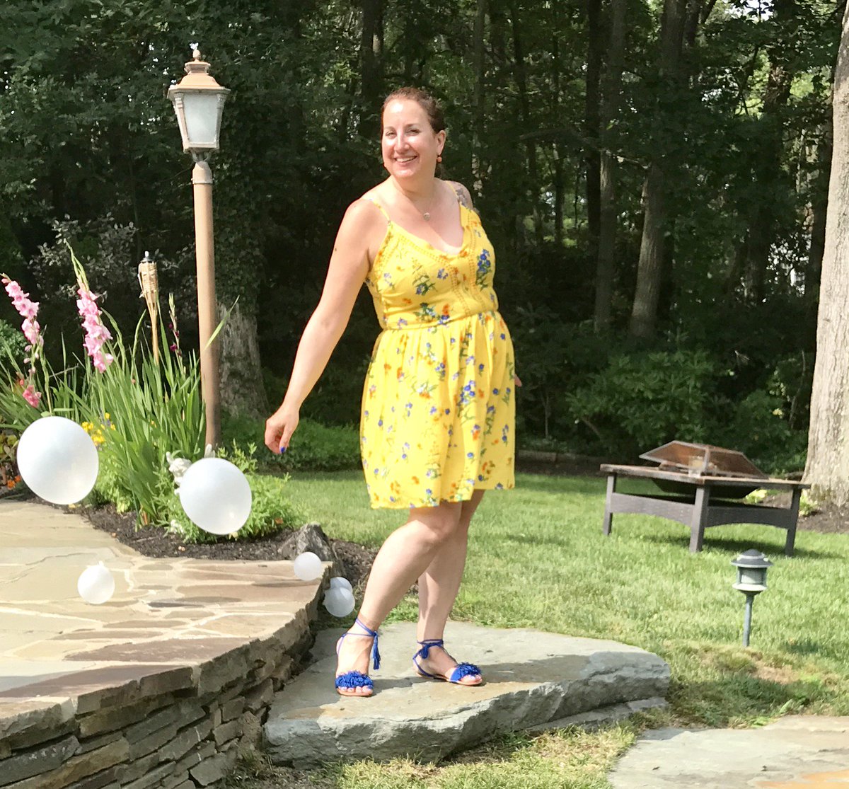 robinavidor's tweet photo. Fab yard party today! @justfabonline dress and sandals. #summerofstyle #ambsdr #rockinrobin https://t.co/gYZB7zyP4Q