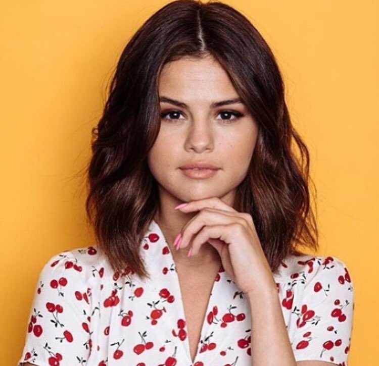 SeleneitorsBr's tweet photo. CONGRATULATIONS MY QUEEN THAT YOU SHINE EVERY TIME AND CONTINUE BEING THIS INCREDIBLE WOMAN ❤️❤️🎉🎊#HappyBirhdaySelenaGomez #Happy25thSelena https://t.co/U0BAtogd9E