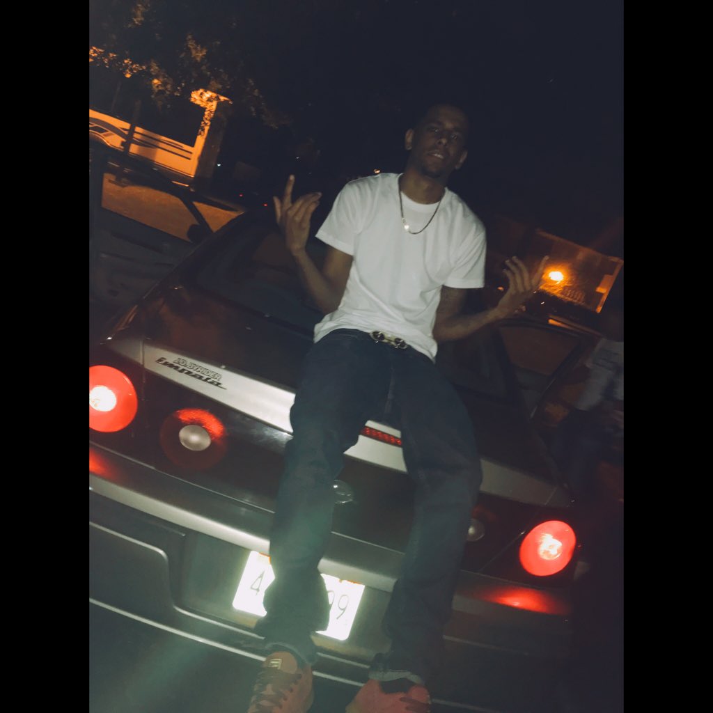 Shaun_Hood88's tweet photo. #NewProfilePic https://t.co/8sVSzRumGp