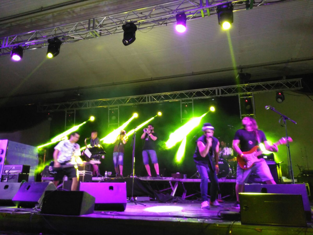 LaManchaRock's tweet photo. Y @LaRecuaOfficial cierra el @Estayike 2017!!! Vaya fiesta!! https://t.co/VQS2ZrHZgJ