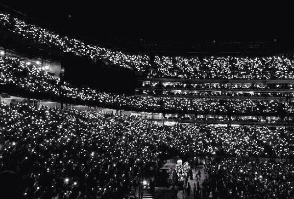 cheyennergreenn's tweet photo. Right now, I wish you were here with me.
'Cause right now everything is new to me. #7YearsOfOneDirection https://t.co/5S9zsc6kHH