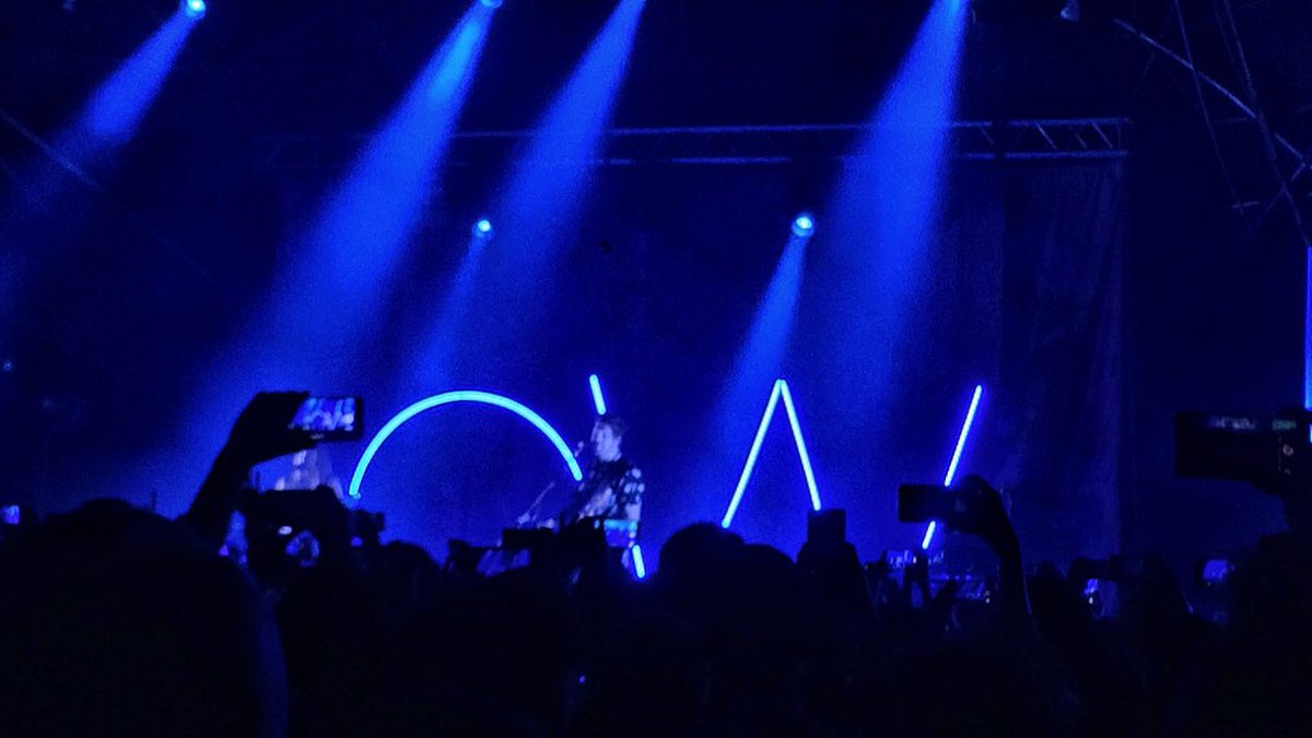 niquole_leitch's tweet photo. @OhWonderMusic @MalayaProdPH @OhWonderPH #iPhonephotography #snapseed #OhWonderMNL #OhWonderManila https://t.co/9fSTaGnmzi