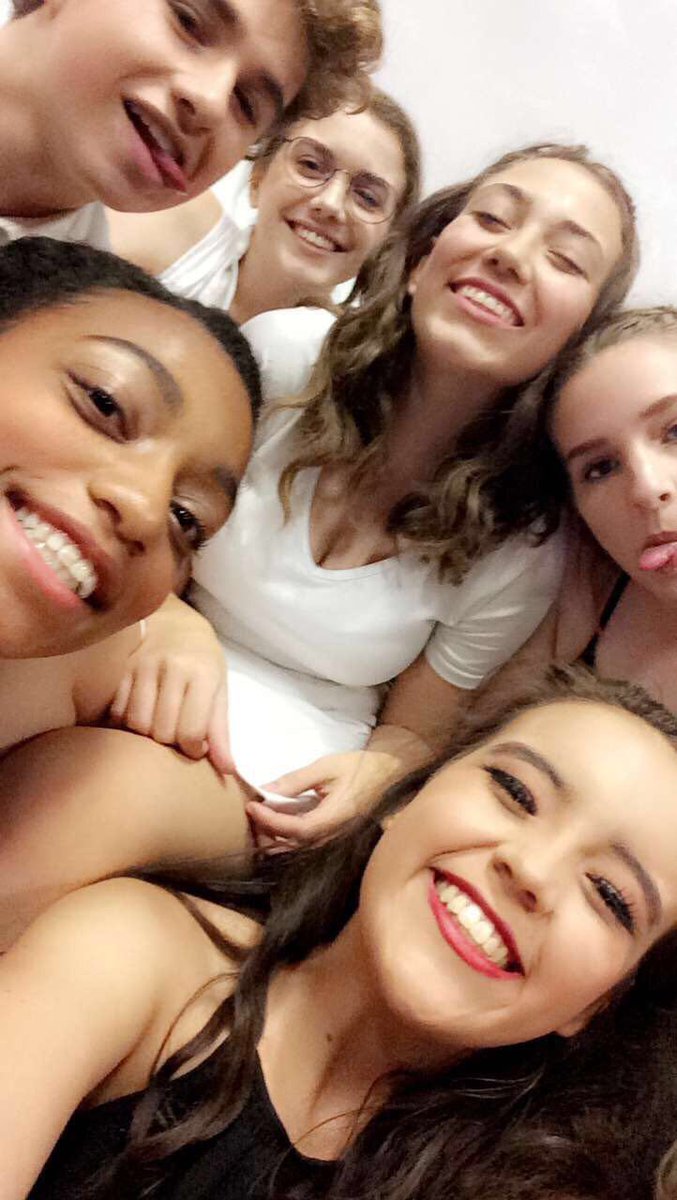 Genuinely_Emily's tweet photo. What an adventure... ❤️ #dangle #dreamteam #teammidsummer #friendlyfriend #OberonisMcTriggered https://t.co/aKTjHKPN3v