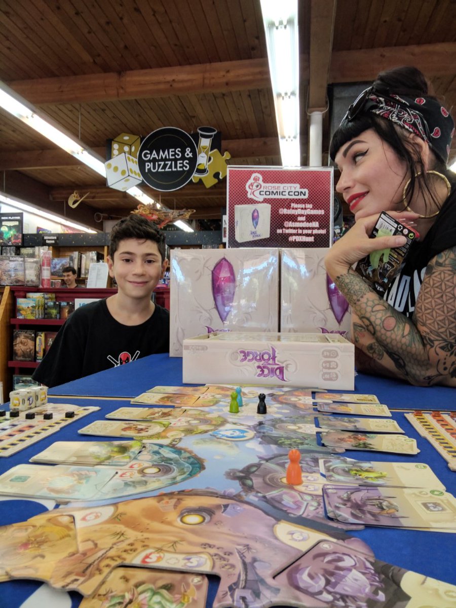 comixaddict's tweet photo. #PDXHunt @RoseCityCC #pdxhunt #rccc @rainydaygames @asmodeena mount tabor, Joan of Arc statue, cosmic monkey to start 💕 https://t.co/BSBtdhidYg